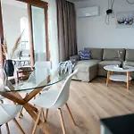 Queen's Palace Apartment