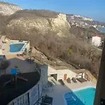 Queen's Palace Apartment *