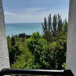 Queen's Palace Apartment