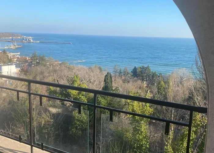 Queen's Palace * Balchik