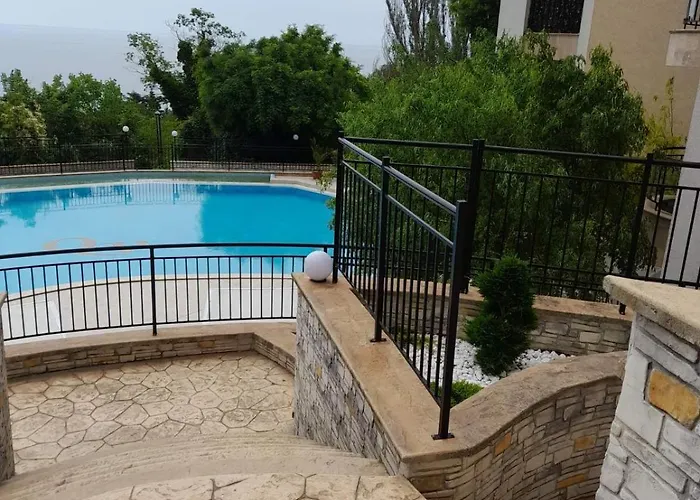 Queen's Palace Apartamento Balchik